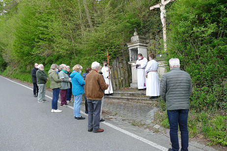 Markusprozession zum Kreuz an der Netzer Straße